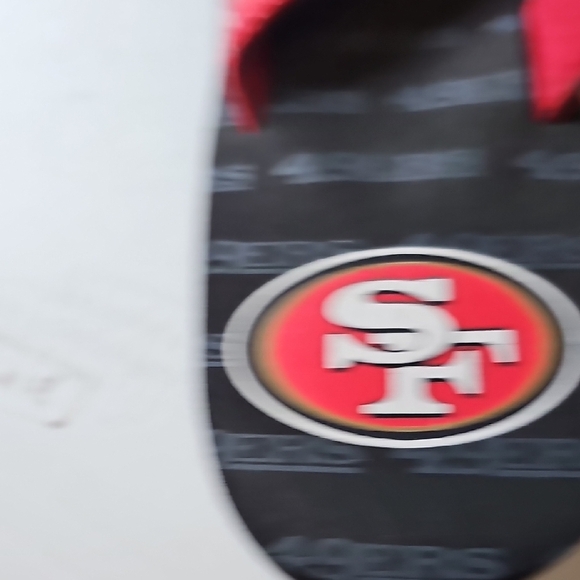 NWOT San Francisco 49ers Vibrant Red Women Sequin Flip-Flops - Picture 5 of 6